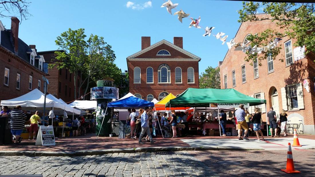 Photo of Derby Square during a Farmer's Market