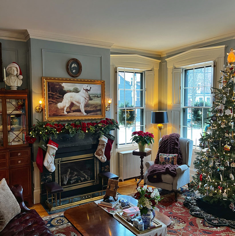 A living room decorated for Christmas